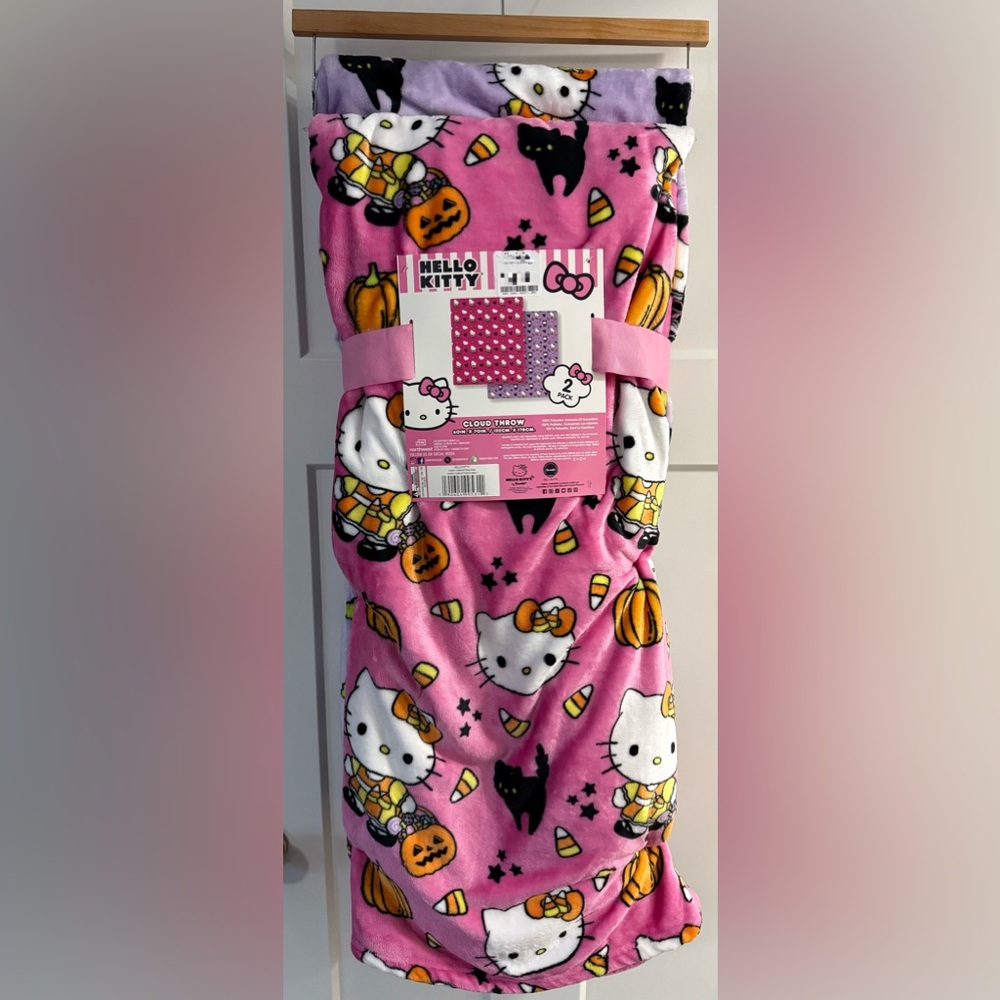 Hello Kitty Halloween Blanket Bundle🎃